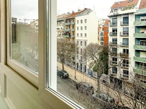 Apartamento T1 Remodelado no Centro de Lisboa para Investimento.