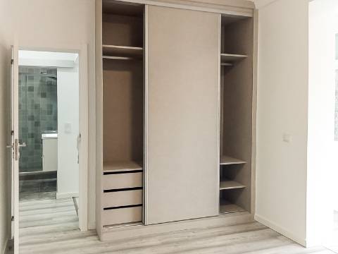 Apartamento T1 Remodelado no Centro de Lisboa para Investimento.