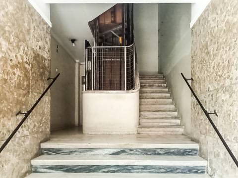 Apartamento T1 Remodelado no Centro de Lisboa para Investimento.