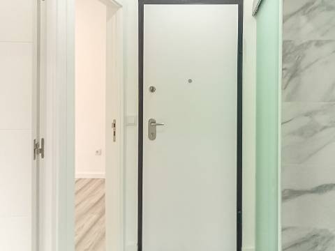 Apartamento T1 Remodelado no Centro de Lisboa para Investimento.