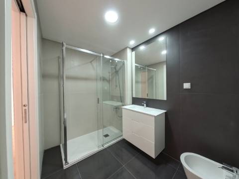 Amplo Apartamento T3 na Urbanização Colinas do Cruzeiro, Odivelas.