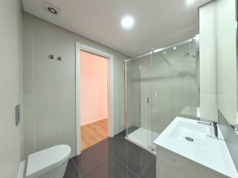 Amplo Apartamento T3 na Urbanização Colinas do Cruzeiro, Odivelas.