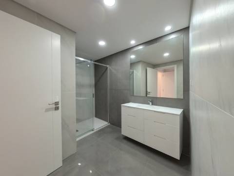 Amplo Apartamento T3 na Urbanização Colinas do Cruzeiro, Odivelas.