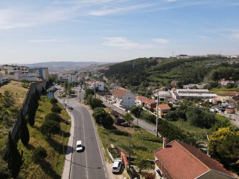 Terreno urbano para construção de moradia unifamiliar ou bi-familiar com 363m2 em A-da- Beja
