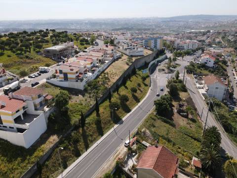 Terreno urbano para construção de moradia unifamiliar ou bi-familiar com 363m2 em A-da- Beja