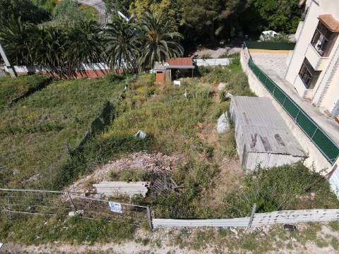 Terreno urbano para construção de moradia unifamiliar ou bi-familiar com 363m2 em A-da- Beja