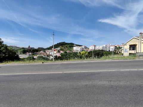 Terreno urbano para construção de moradia unifamiliar ou bi-familiar com 363m2 em A-da- Beja
