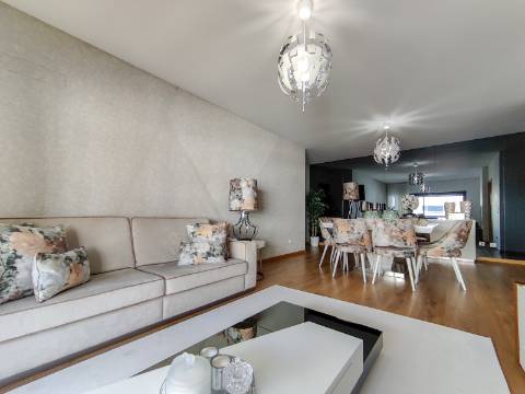 Apartamento T2 Mobilado nas Colinas do Cruzeiro | Odivelas