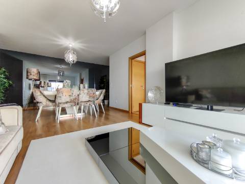 Apartamento T2 Mobilado nas Colinas do Cruzeiro | Odivelas