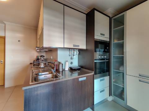 Apartamento T2 Mobilado nas Colinas do Cruzeiro | Odivelas