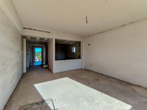 Moradia T5 Inacabada na Quinta da Torre, Marquesa I e III, Quinta do Anjo, Palmela.