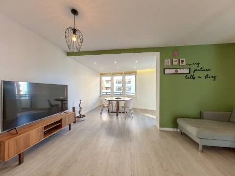 Apartamento T2 novo para arrendamento no Infantado, em Loures.