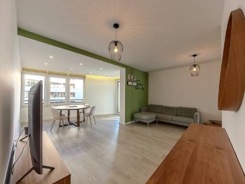 Apartamento T2 novo para arrendamento no Infantado, em Loures.