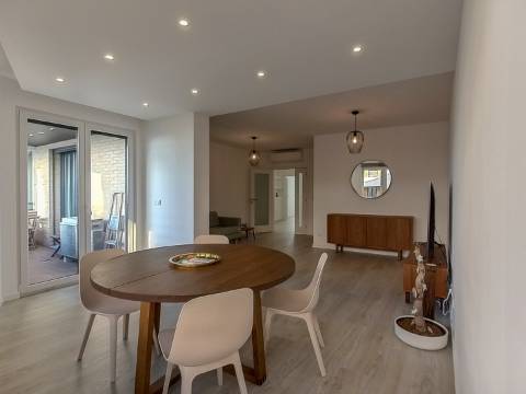 Apartamento T2 novo para arrendamento no Infantado, em Loures.