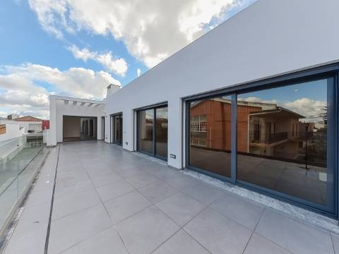 Apartamento T3 de Luxo em Condomínio Privado Loures