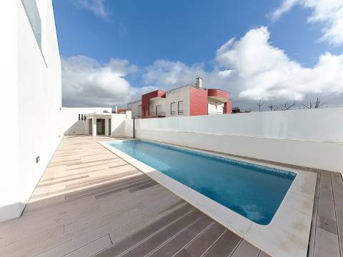 Apartamento T3 de Luxo em Condomínio Privado Loures