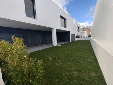 Apartamento T3 de Luxo em Condomínio Privado Loures