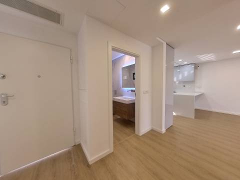 Moradia com piscina, elevador e jardim na Mealhada, Loures.