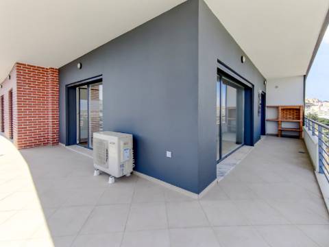 Apartmento Penthouse T3+1 nas Colinas do Cruzeiro