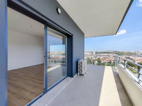 Apartmento Penthouse T3+1 nas Colinas do Cruzeiro