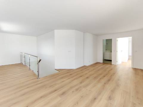 Apartmento Penthouse T3+1 nas Colinas do Cruzeiro