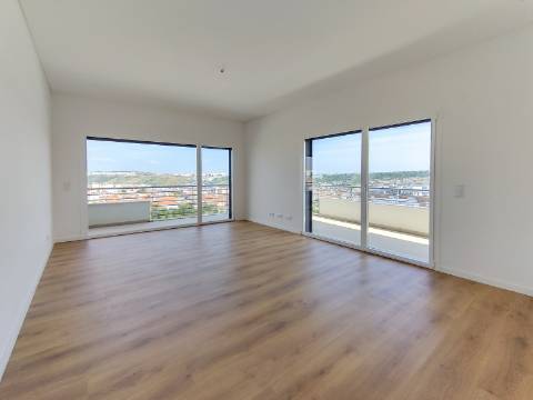 Apartmento Penthouse T3+1 nas Colinas do Cruzeiro