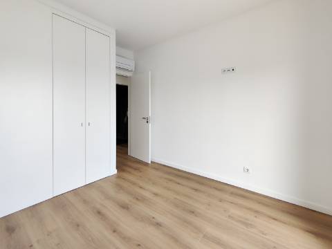 Apartmento Penthouse T3+1 nas Colinas do Cruzeiro