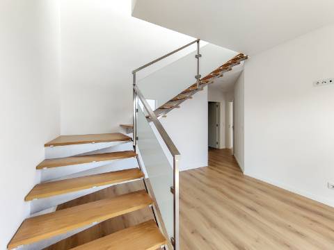 Apartmento Penthouse T3+1 nas Colinas do Cruzeiro