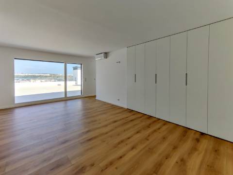 Apartmento Penthouse T3+1 nas Colinas do Cruzeiro