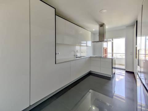 Apartmento Penthouse T3+1 nas Colinas do Cruzeiro