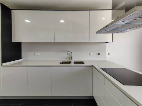 Apartmento Penthouse T3+1 nas Colinas do Cruzeiro