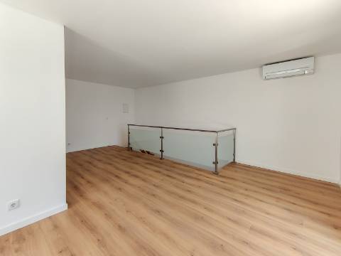 Penthouse T3 Duplex com Terraço e Box | Colinas do Cruzeiro, Odivelas