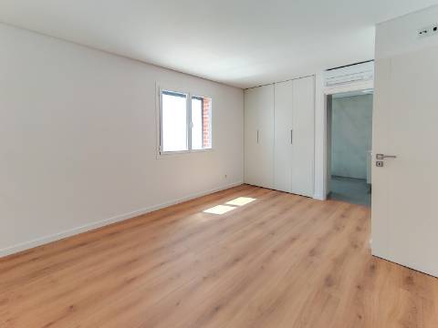 Penthouse T3 Duplex com Terraço e Box | Colinas do Cruzeiro, Odivelas