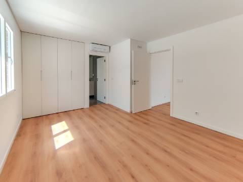 Penthouse T3 Duplex com Terraço e Box | Colinas do Cruzeiro, Odivelas