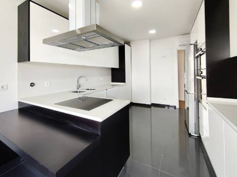 Penthouse T3 Duplex com Terraço e Box | Colinas do Cruzeiro, Odivelas