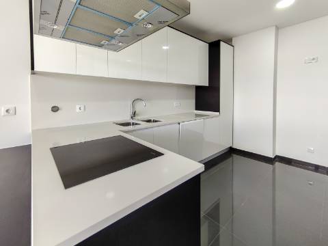 Penthouse T3 Duplex com Terraço e Box | Colinas do Cruzeiro, Odivelas