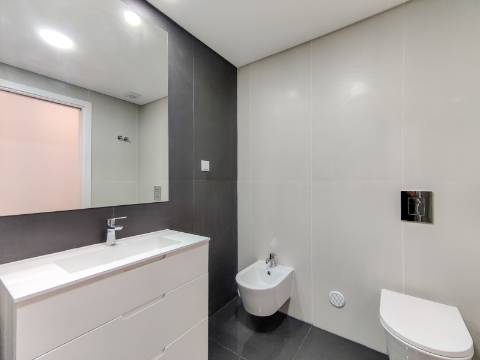 Penthouse T3 Duplex com Terraço e Box | Colinas do Cruzeiro, Odivelas