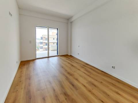 Penthouse T3 Duplex com Terraço e Box | Colinas do Cruzeiro, Odivelas