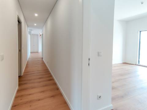 Penthouse T3 Duplex com Terraço e Box | Colinas do Cruzeiro, Odivelas
