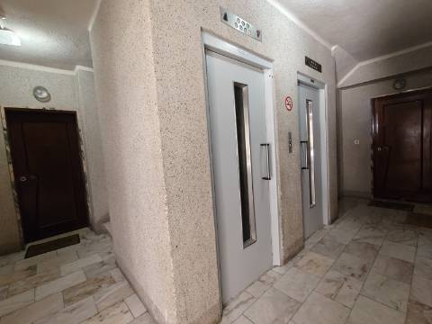 Apartamento T3 Totalmente Remodelado | Luz Natural e Varandas | Reboleira, Amadora