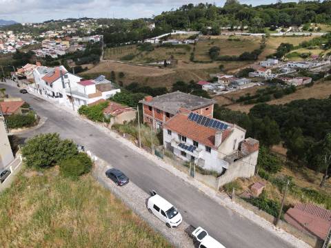 Terreno com 274m2 para Construção de Moradia Unifamiliar no Alto das Arroteias, Caneças