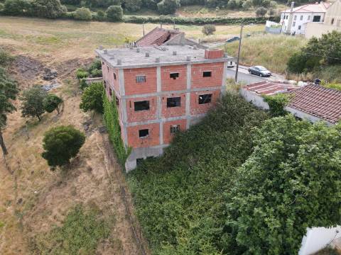 Terreno com 274m2 para Construção de Moradia Unifamiliar no Alto das Arroteias, Caneças
