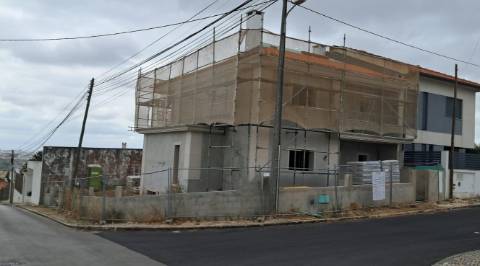 Moradia Geminada T3+1 Terraço e Vista para Lisboa - Granjas Novas (Em Construção)