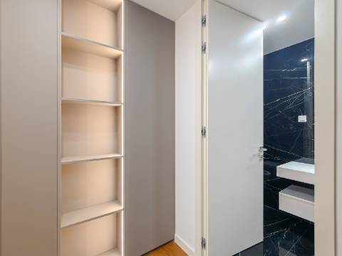 Imóvel Remodelado - 3 Suítes | Casal da Carochia, Ramada (Odivelas)