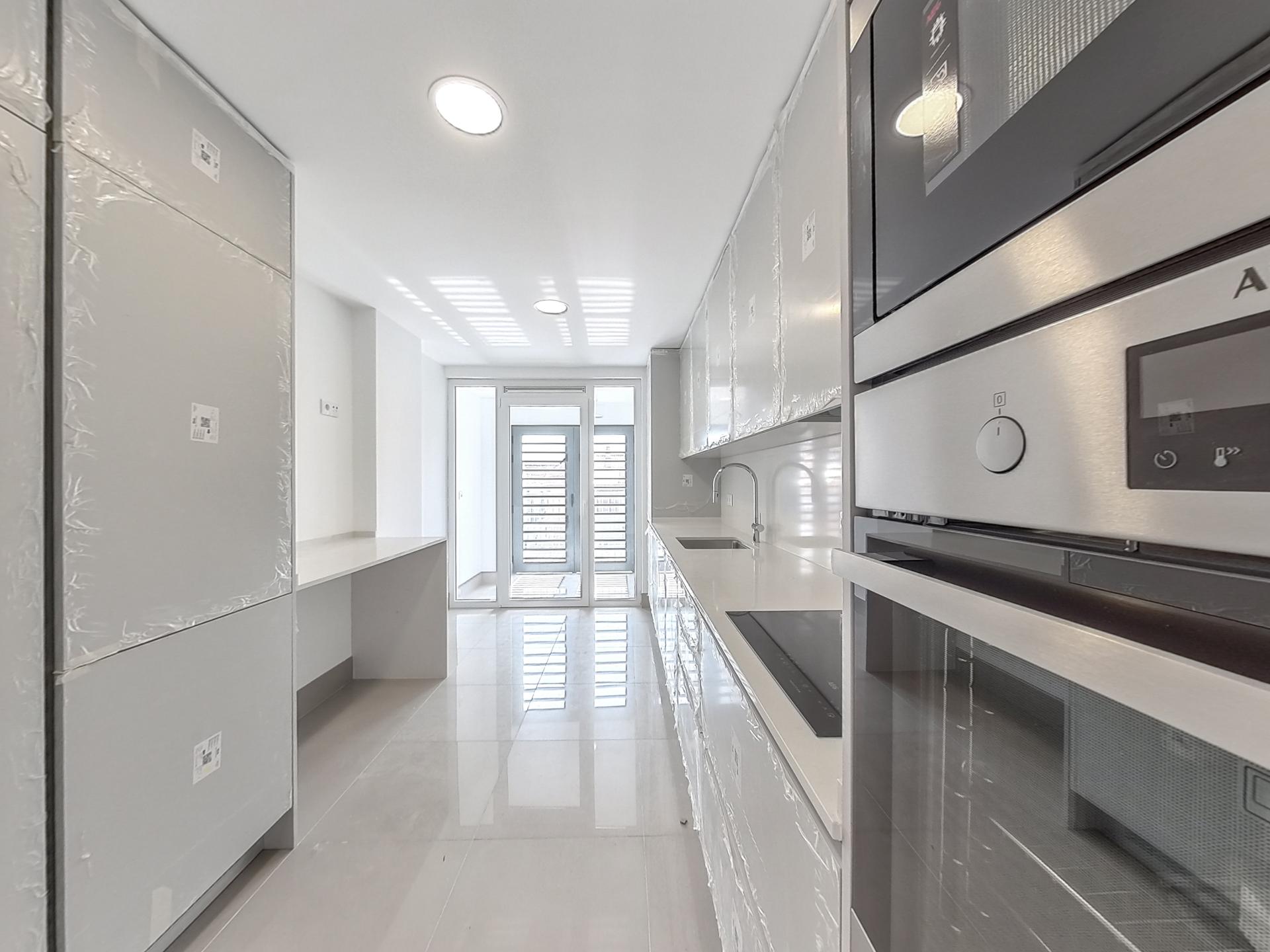 Apartamento T3 com parqueamento e arrecadação em Loures