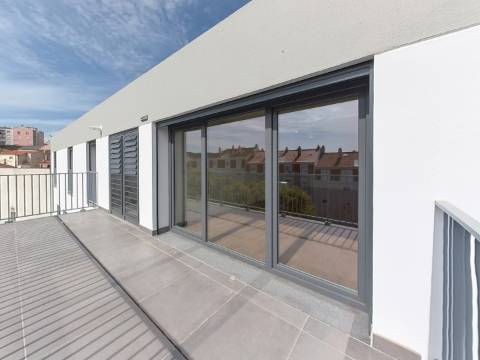 Apartamento T3 Novo | Acabamentos de Qualidade | Loures