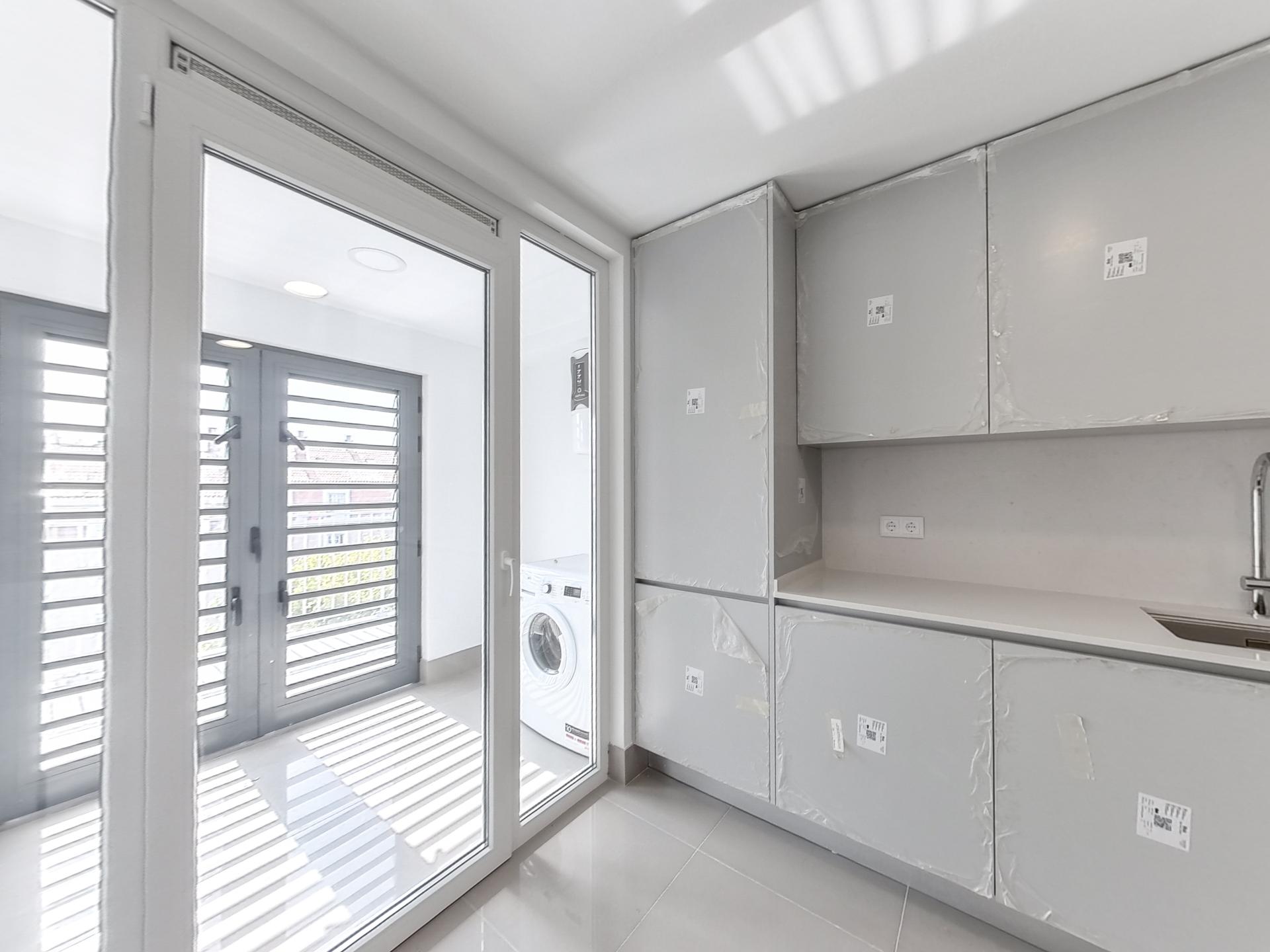 Apartamento T3 com parqueamento e arrecadação em Loures