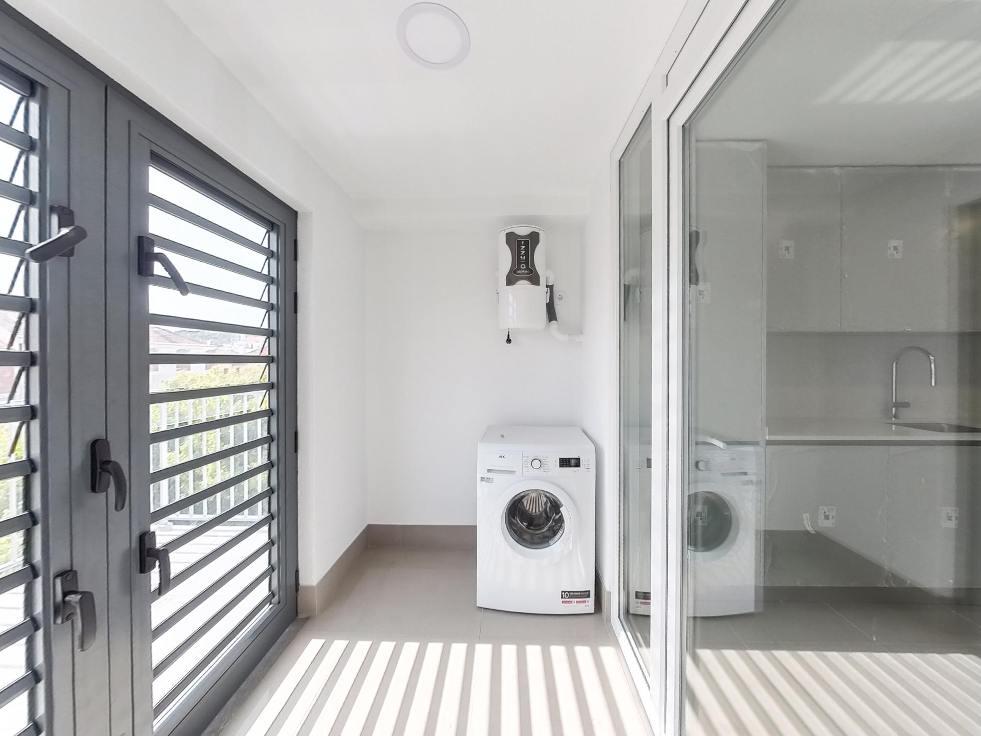 Apartamento T3 com parqueamento e arrecadação em Loures