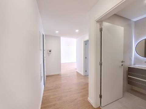 Apartamento T3 Novo | Acabamentos de Qualidade | Loures