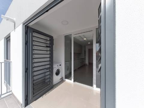 Apartamento T3 Novo | Acabamentos de Qualidade | Loures